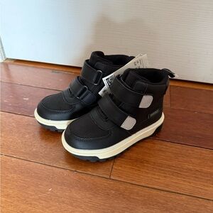 NWT H&M toddler WATERPROOF HIGH TOPS